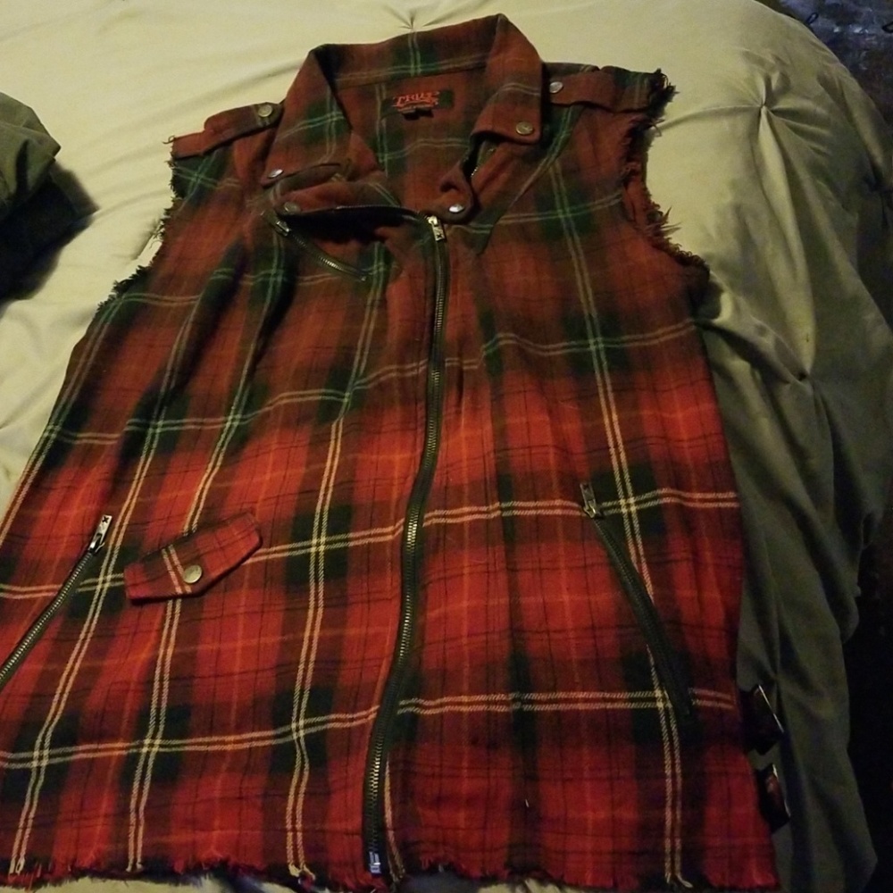 Sleeveless zip up